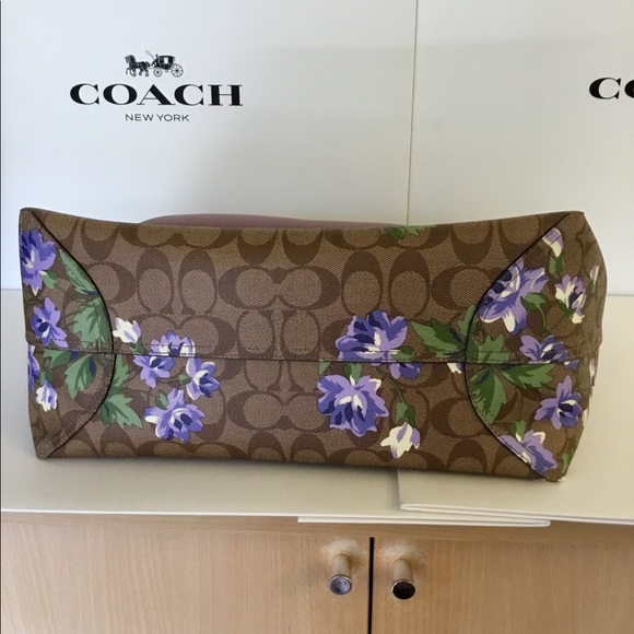 NEW🌷Coach Large Reversible City Tote NWT. - Picture 7 of 8